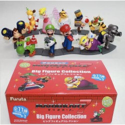 Lot 11 Super Mario Figurine...
